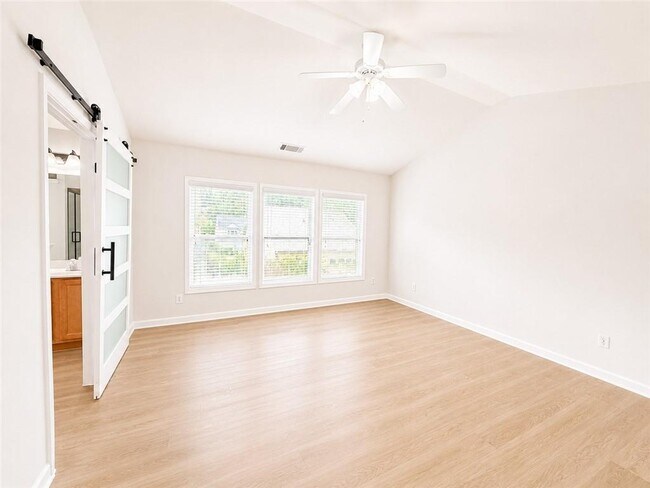Building Photo - 2252 Jasmine Glen Dr