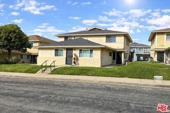 Building Photo - 18217 Vía Calma