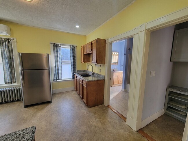 Building Photo - 100 Medford St