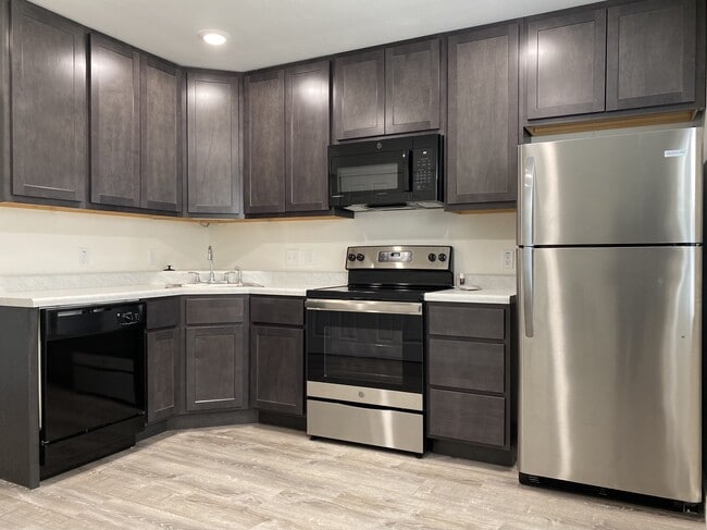Building Photo - 3984 Brittany Cir