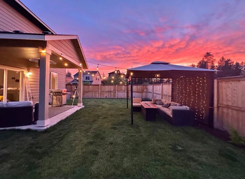 Building Photo - 16496 Pine Creek Dr