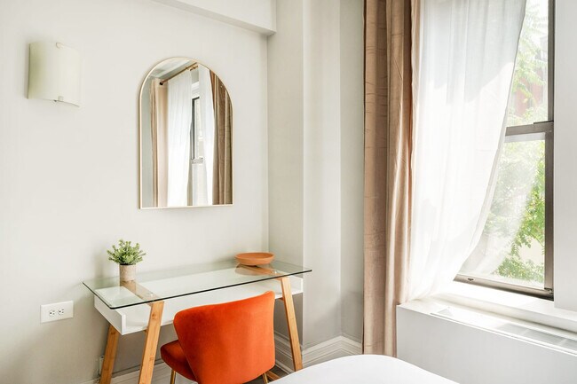 Building Photo - 234 W 73rd St