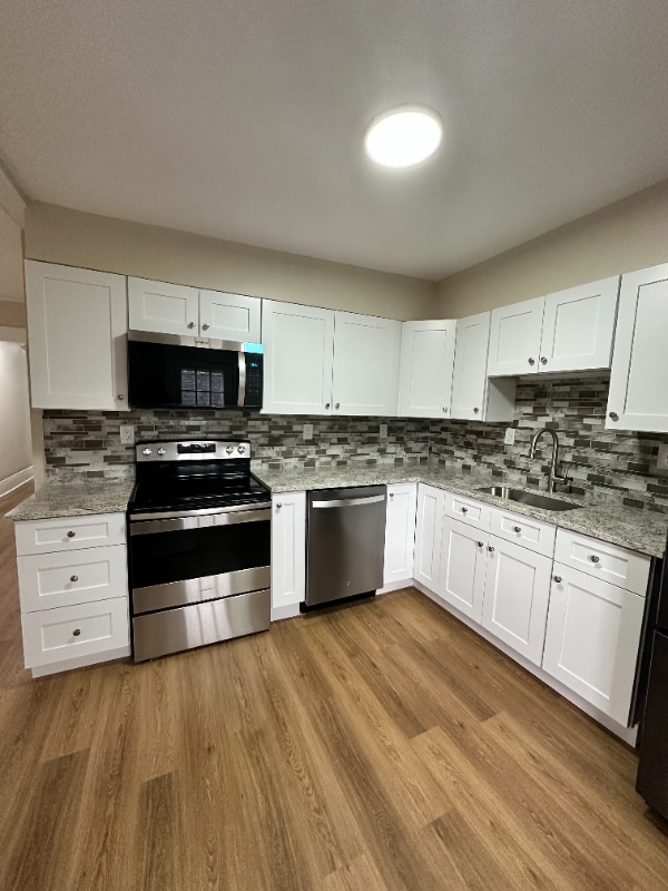 Building Photo - 367 Lake Ave