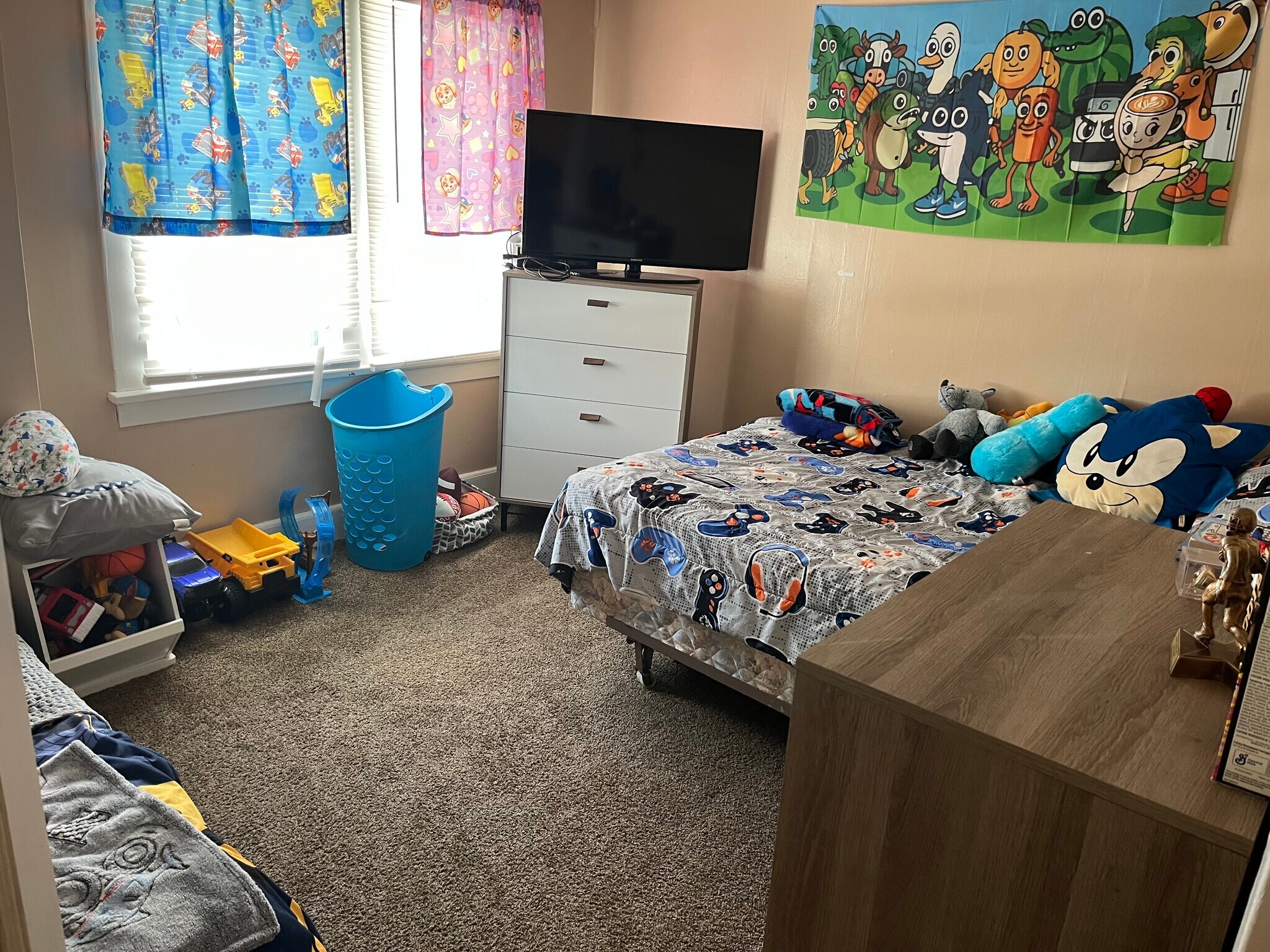 Building Photo - 638 River St