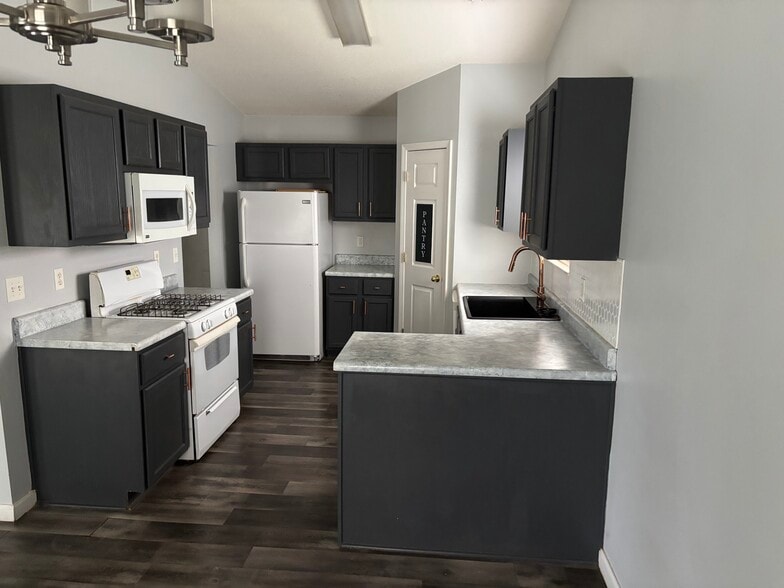 Building Photo - 6359 Gary Moore Ln