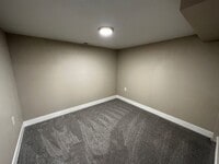 Building Photo - SW 6th Triplex