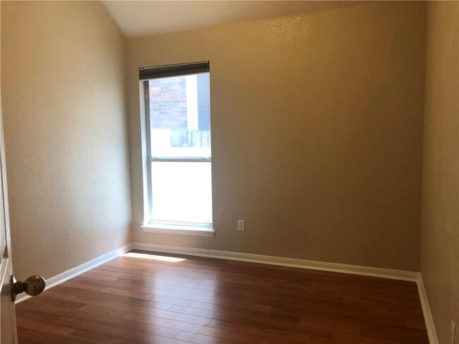 Building Photo - 13529 Anarosa Loop