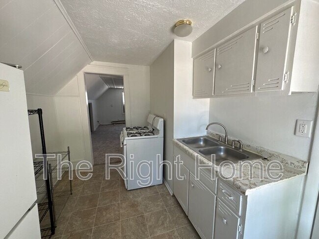 Building Photo - 3021 Harney St