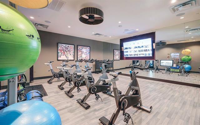 Building Photo - 2323 N Akard St