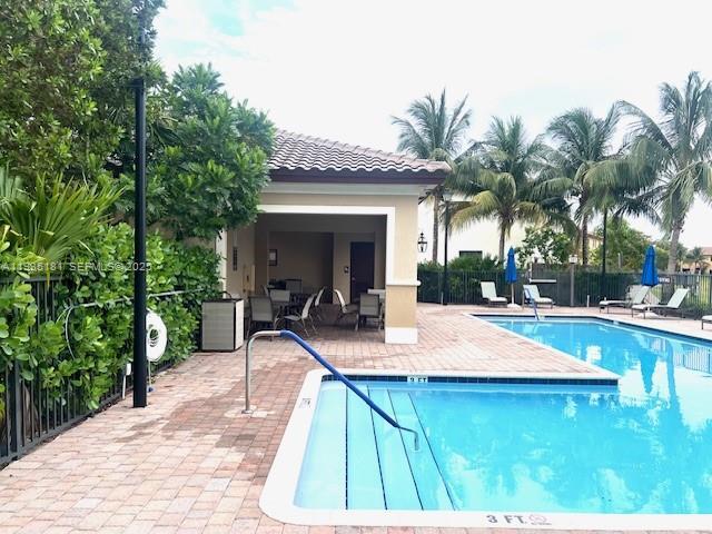 Building Photo - 5505 NW 27th Ct