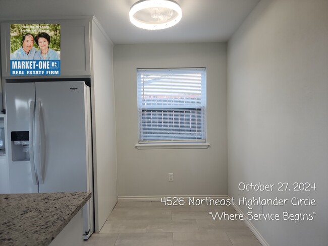 Building Photo - 4526 NE Highlander Cir