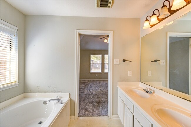 Building Photo - 9822 Memorial Crossing Dr