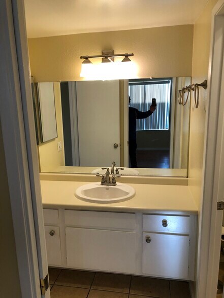bathroom 1 - 2266 Denair Ave