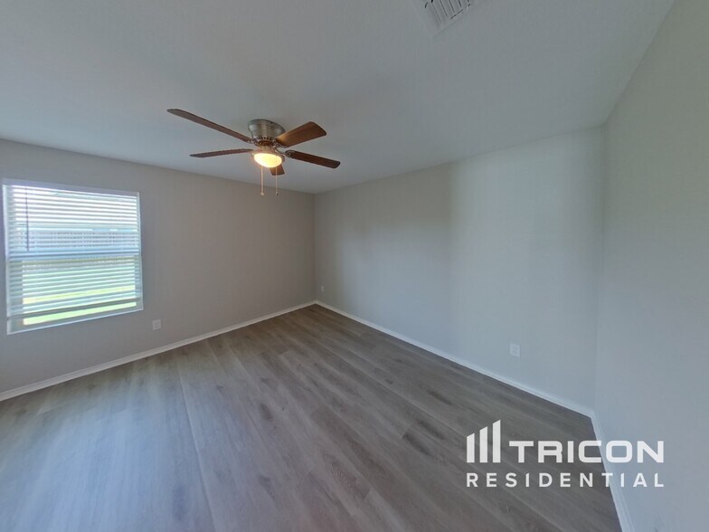 Building Photo - 1806 Deerchase Dr