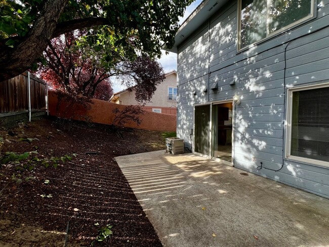 Building Photo - 3614 Fairbanks Ave