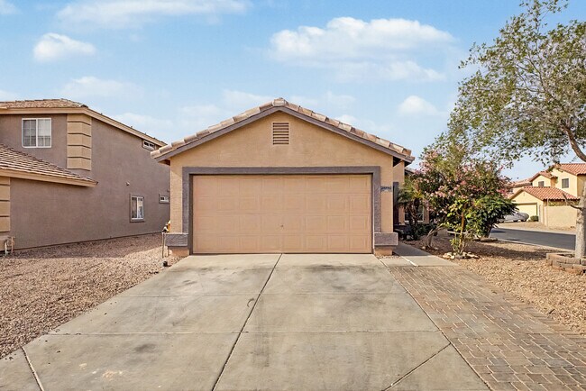 Building Photo - 21990 W Solano Dr