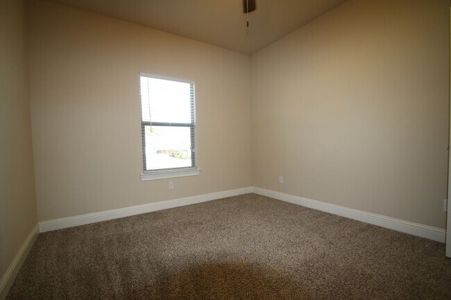 Building Photo - COMING SOON! 3BD/2BA Home in Benbrook | Vaulted Ceilings | Gourmet Kitchen | 2-Car Garage | Lands...