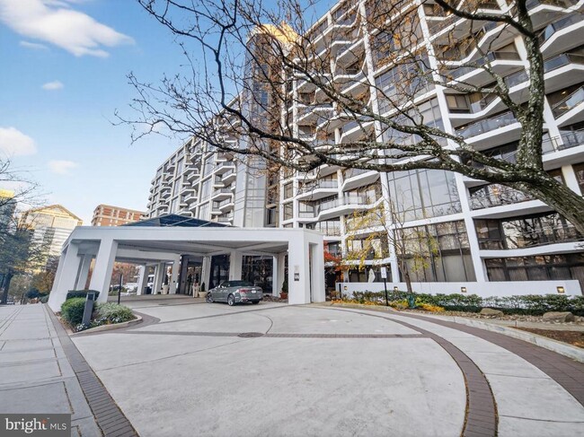 Building Photo - 1530 Key Blvd