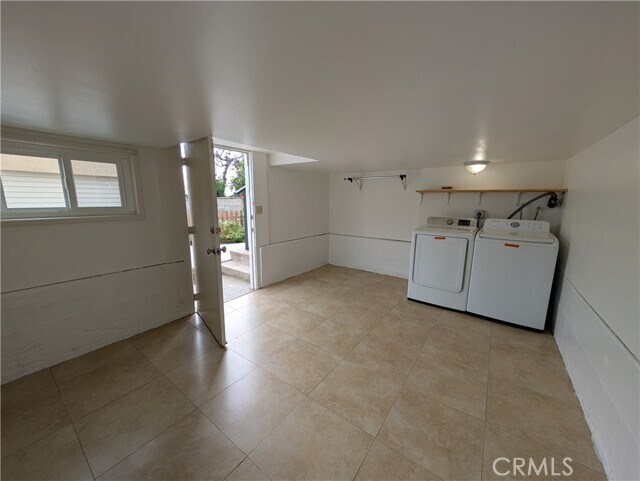 Building Photo - 1108 E Altadena Dr