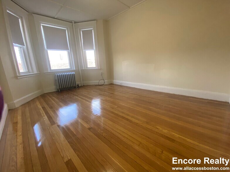 Building Photo - 1175 Boylston St