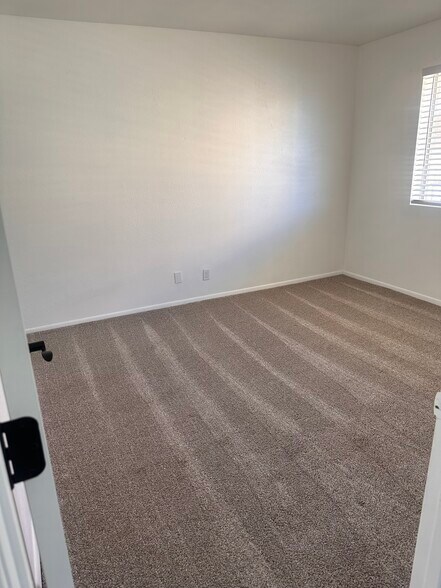 Master bedroom - 8841 N 2nd Way