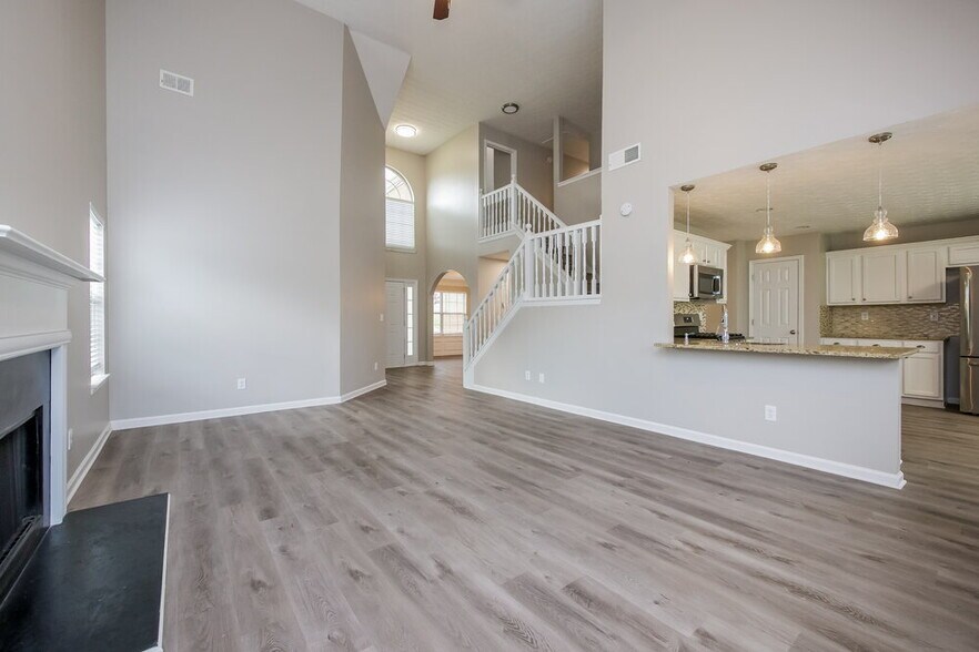 Building Photo - 204 Biltmore Way