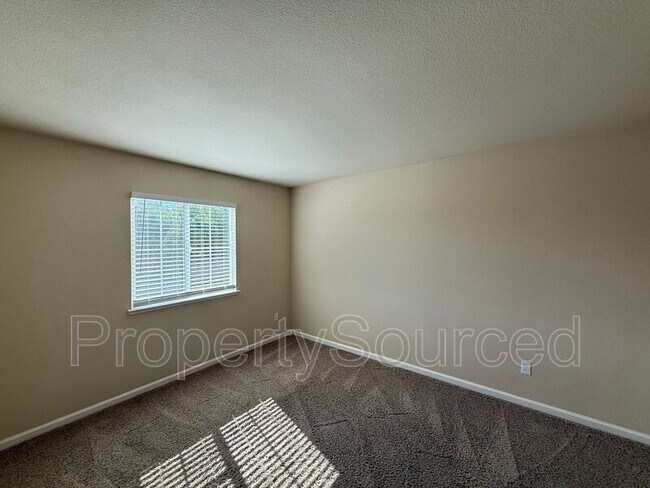 Building Photo - 1447 Hearthsong Dr