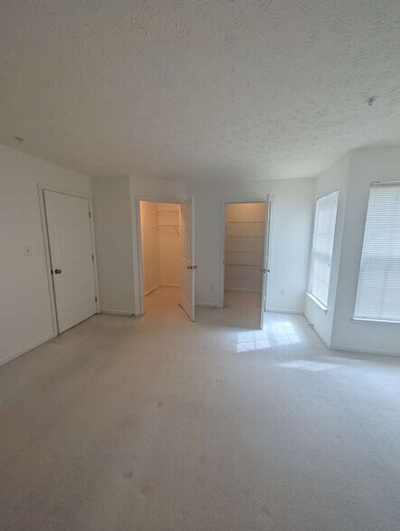 Building Photo - 2450 Ivy Landing Way