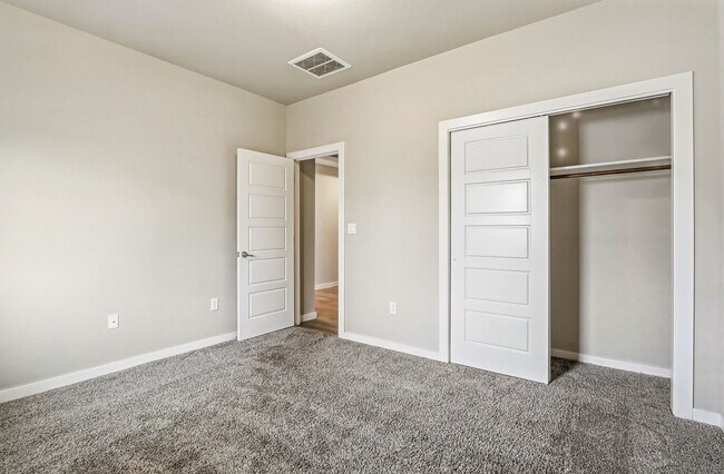 Building Photo - 14740 Mike a Mendoza Ave