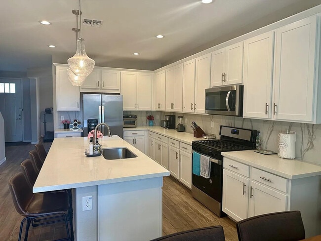 Building Photo - 10965 W Baden St