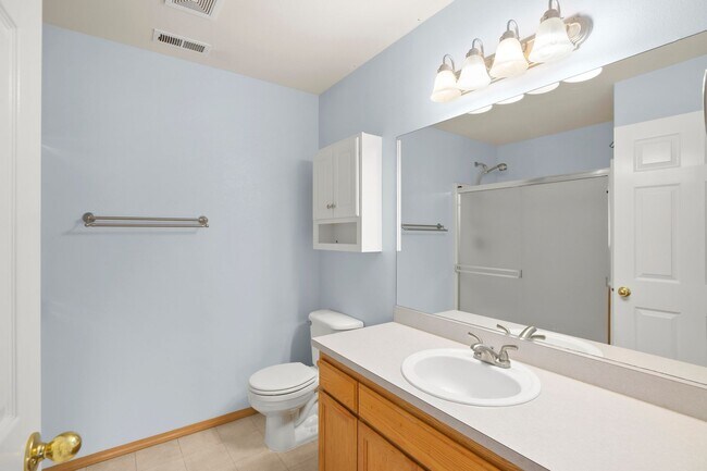 Building Photo - Fantastic Location - Beaverton 3 Bedroom, 2.5 Bath Townhome