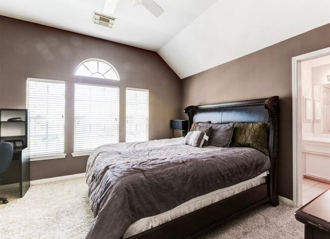 Building Photo - 2107 Pitching Wedge Ct