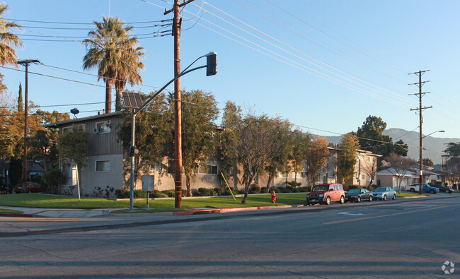 Building Photo - 1124 W Angeleno Ave