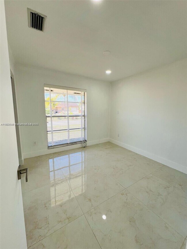 Building Photo - 26045 SW 131st Ct