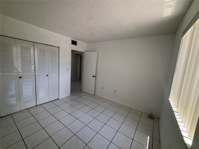 Building Photo - 6246 SW 131st Pl