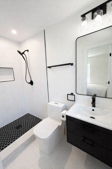 Building Photo - 1009 Noble Ave