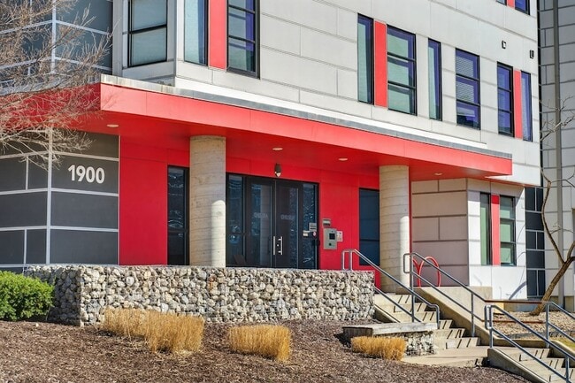 Building Photo - 1900 12th Ave S