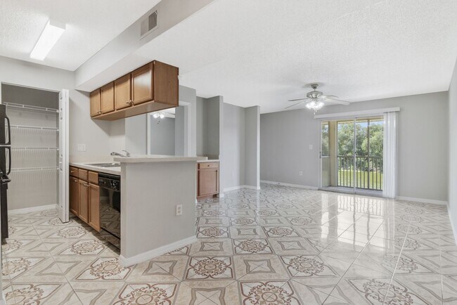 Building Photo - 221 Lake Brook Cir