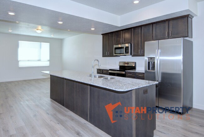 Building Photo - 959 W 540 S