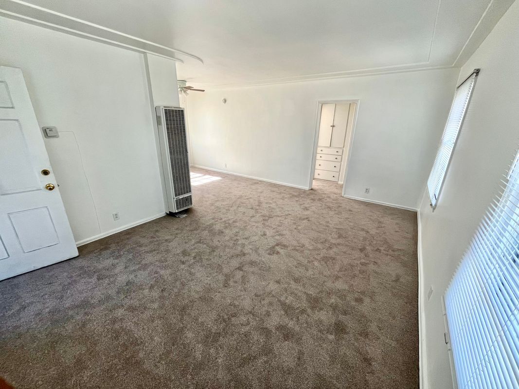 Building Photo - 2501 Venice Blvd