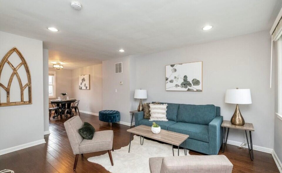 Living room - 1330 W 37th St
