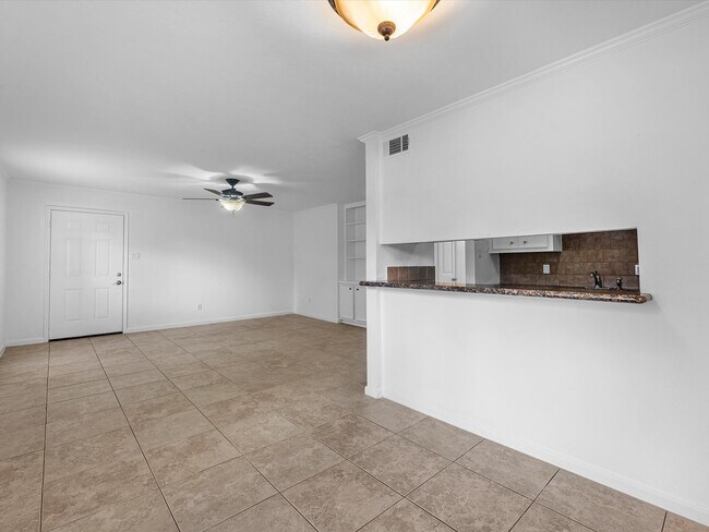 Building Photo - 6402 Del Monte Dr