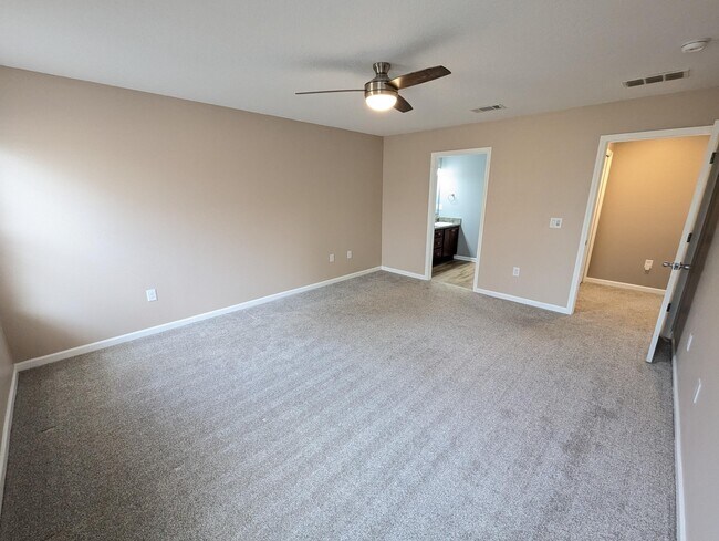 Building Photo - 1950 Catline Cir