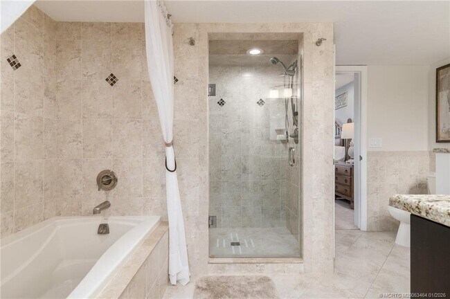 Building Photo - 415 NW North River Dr