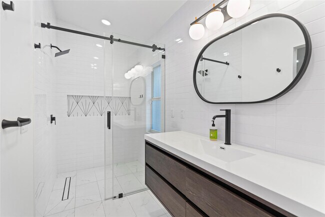 Building Photo - 11391 Sundance Ln