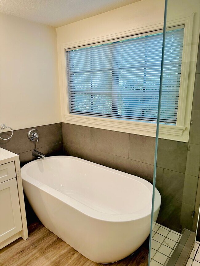 Building Photo - 3 bed single story home for rent  in  Shadowridge Community on the Greens