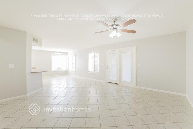 Building Photo - 9528 N 92nd Dr