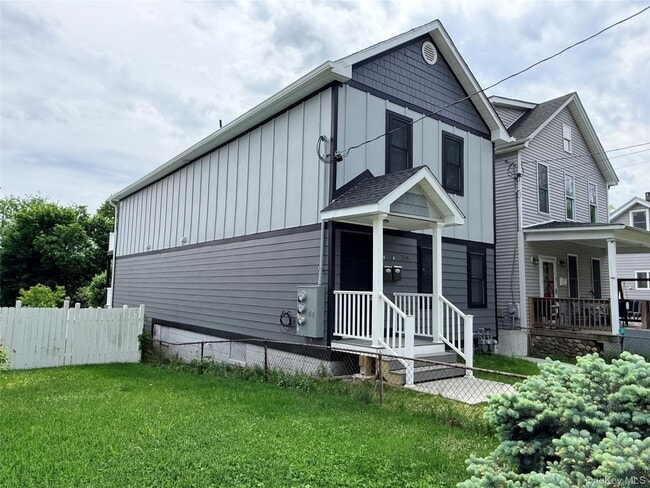 Building Photo - 268 Carpenter Ave