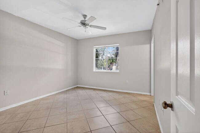 Building Photo - 6450 Emerald Dunes Dr