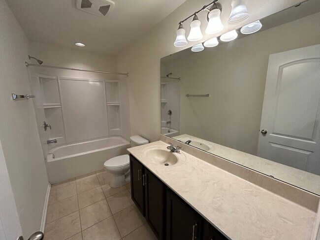 Building Photo - 3 Bedroom | 2.5 Bath Home in Raleigh - Fen...